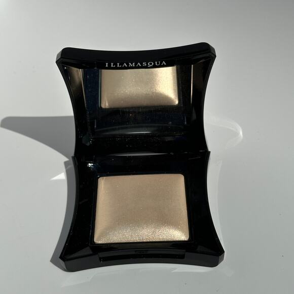 Illamasqua Beyond Powder Highlighter Compact OMG GORGEOUS Beige Gold Champagne7g - Picture 2 of 11